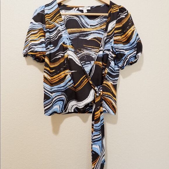 Nine West short sleeve wrap short sleeve top - Picture 4 of 7